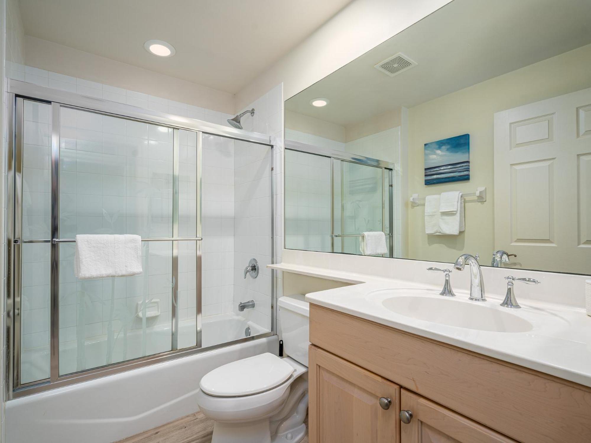 Bella Condo: Pool, & Walk To Holiday home *