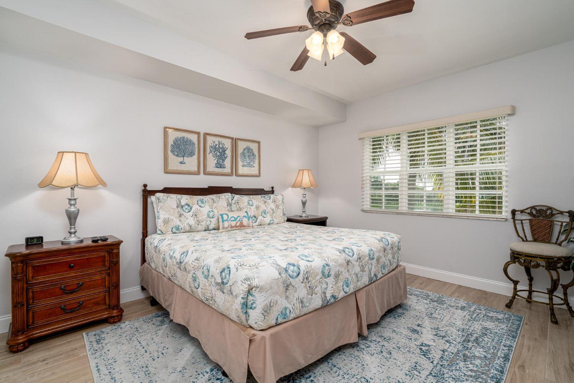 Holiday home Bella Condo: Pool, & Walk To