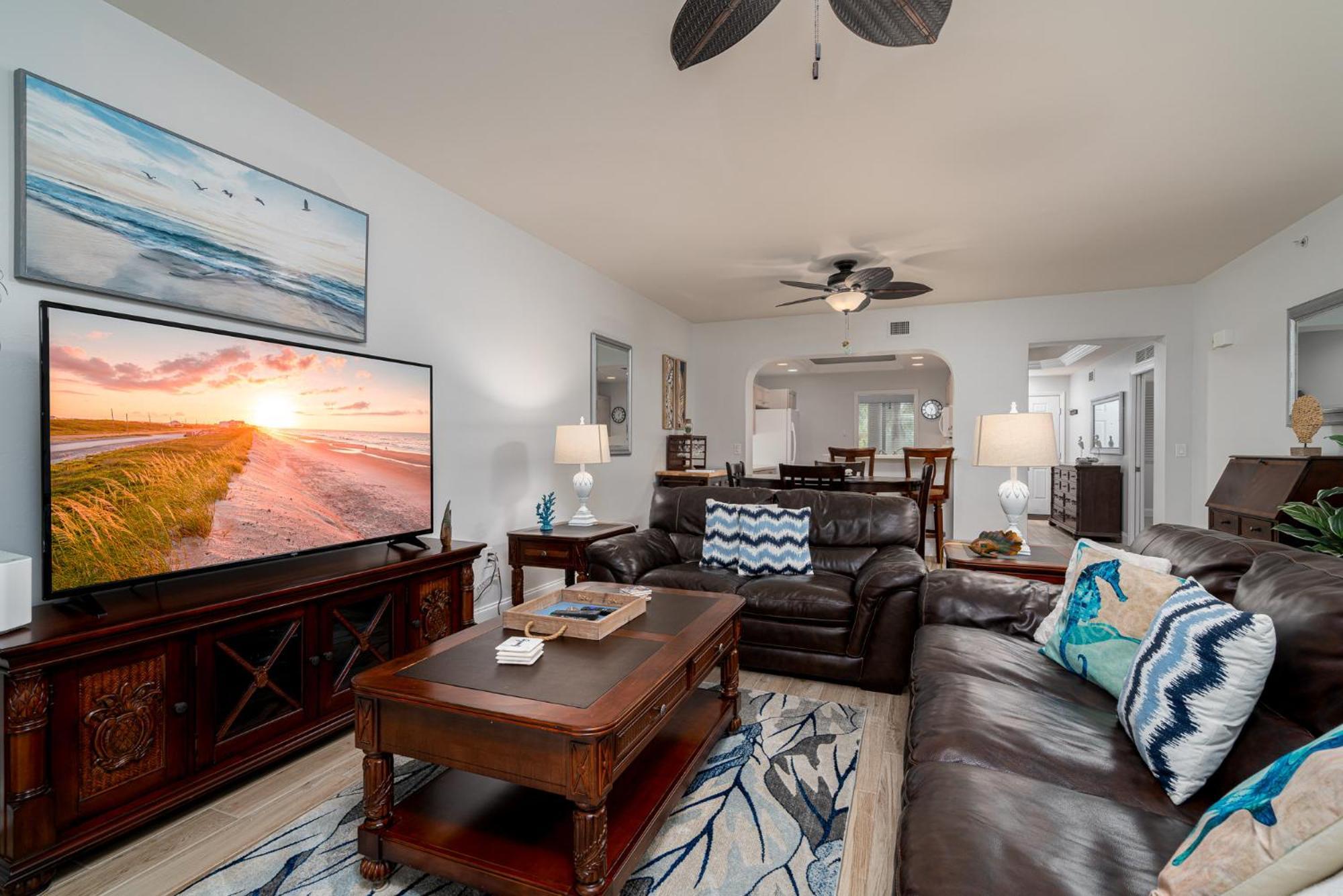Holiday home Bella Condo: Pool, & Walk To Fort Myers Beach