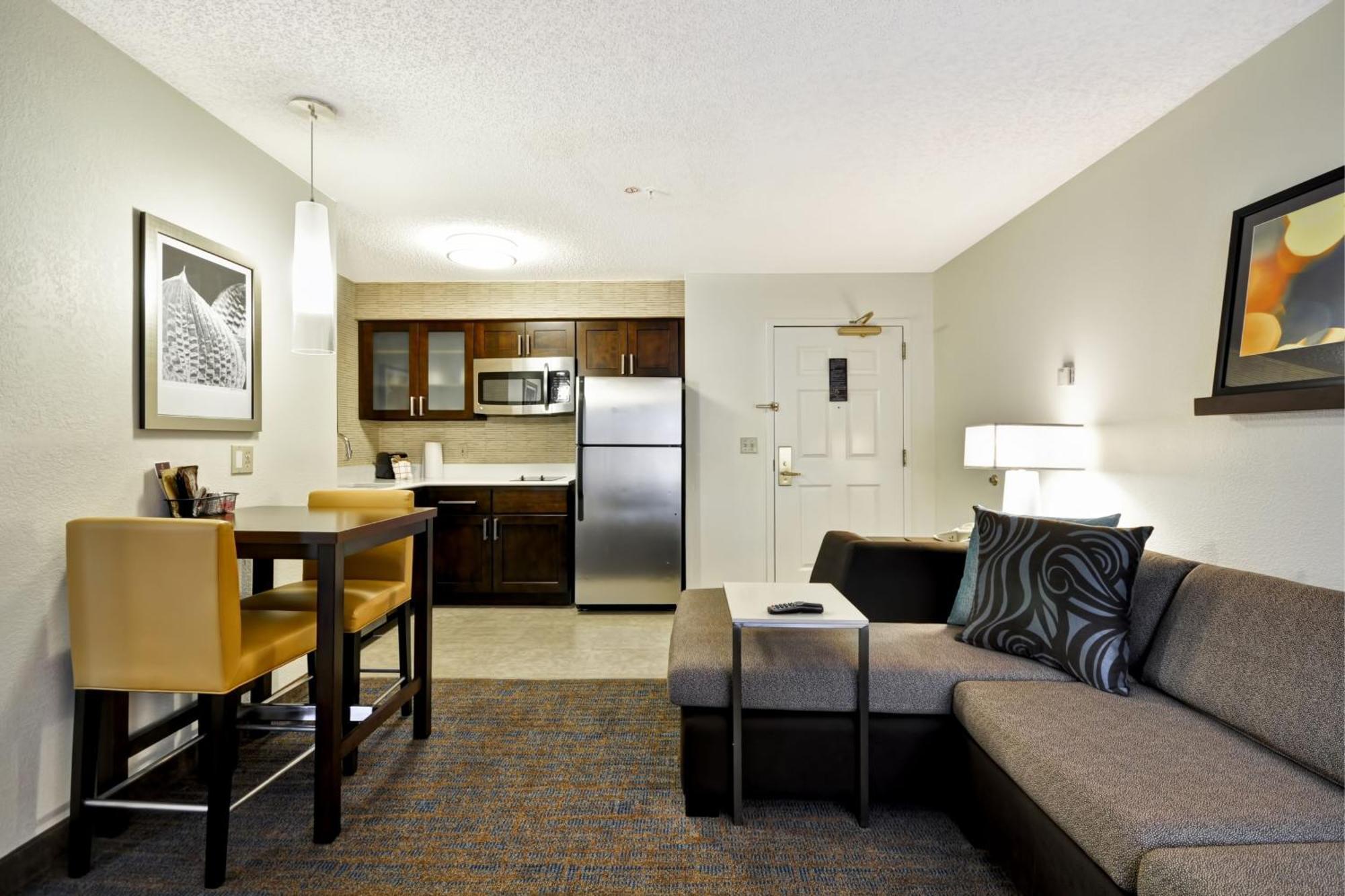 By Marriott Airport 3*
