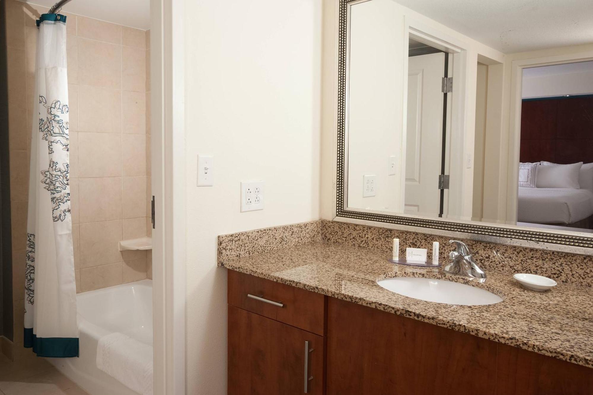 Myers Sanibel Hotel Truckland