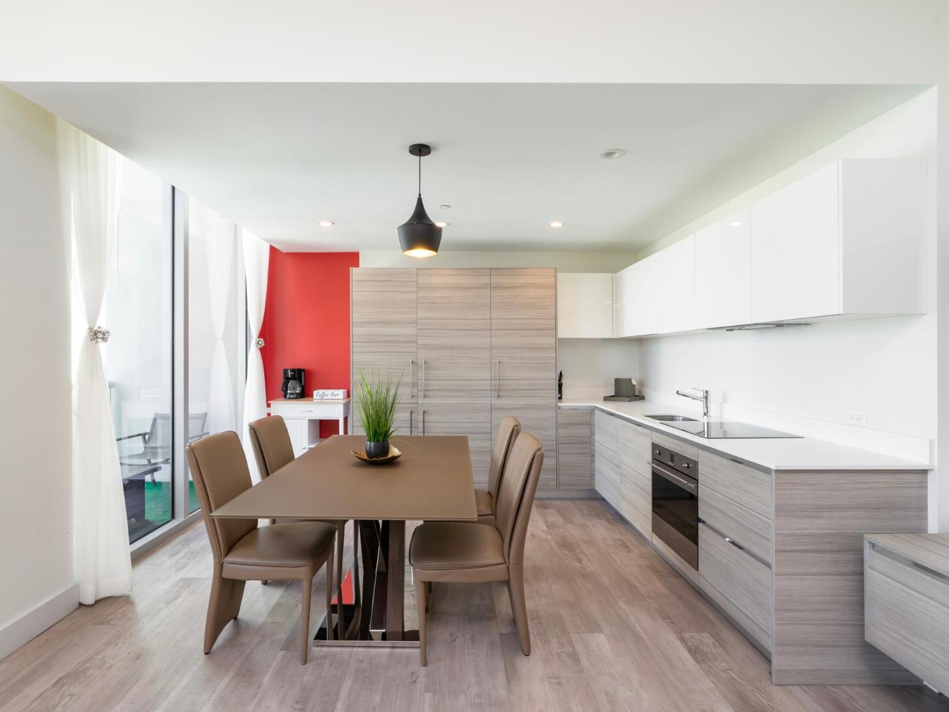 Ch Luxury & On The Apartment *