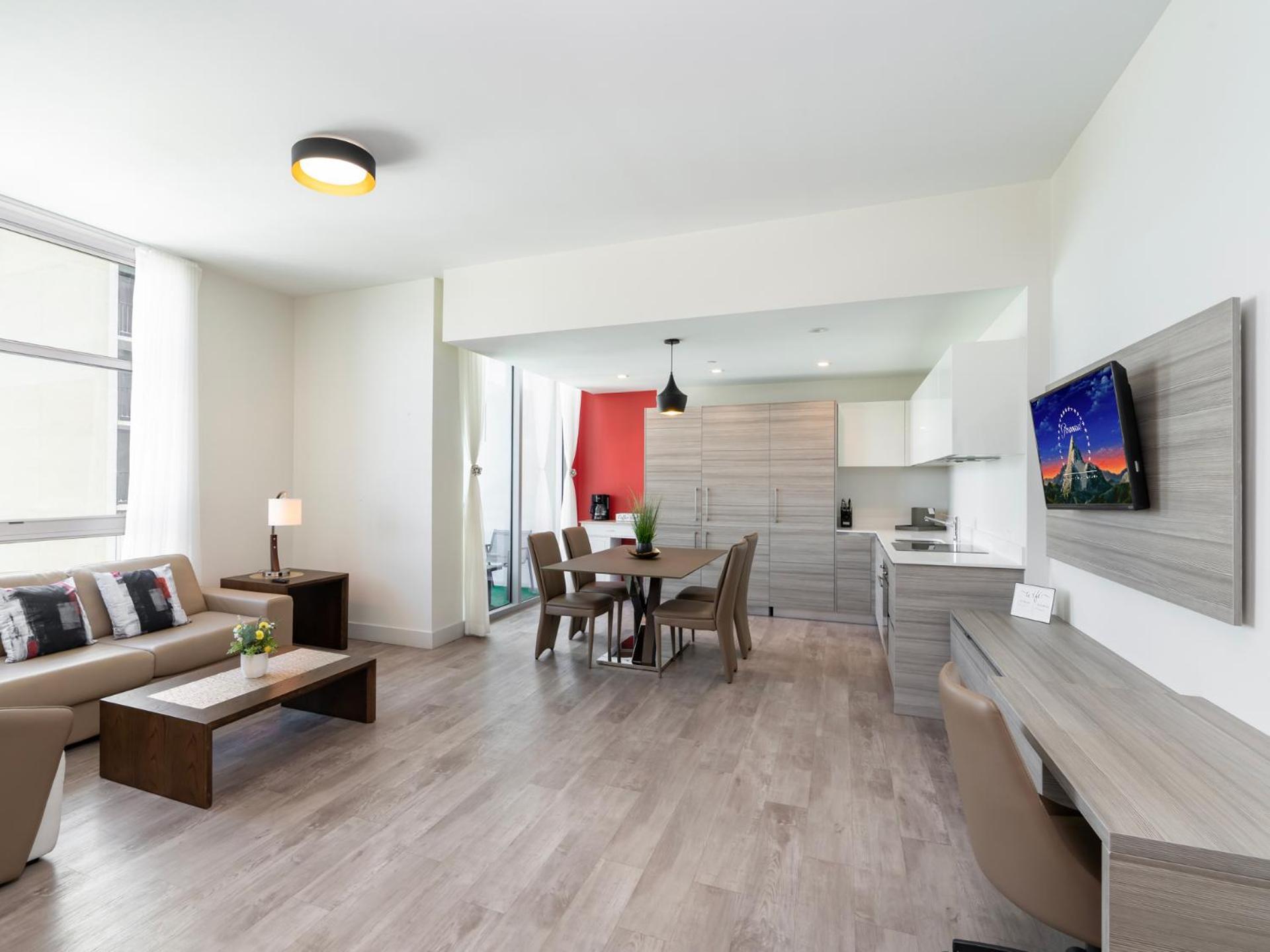Ch Luxury & On The Apartment Hollywood