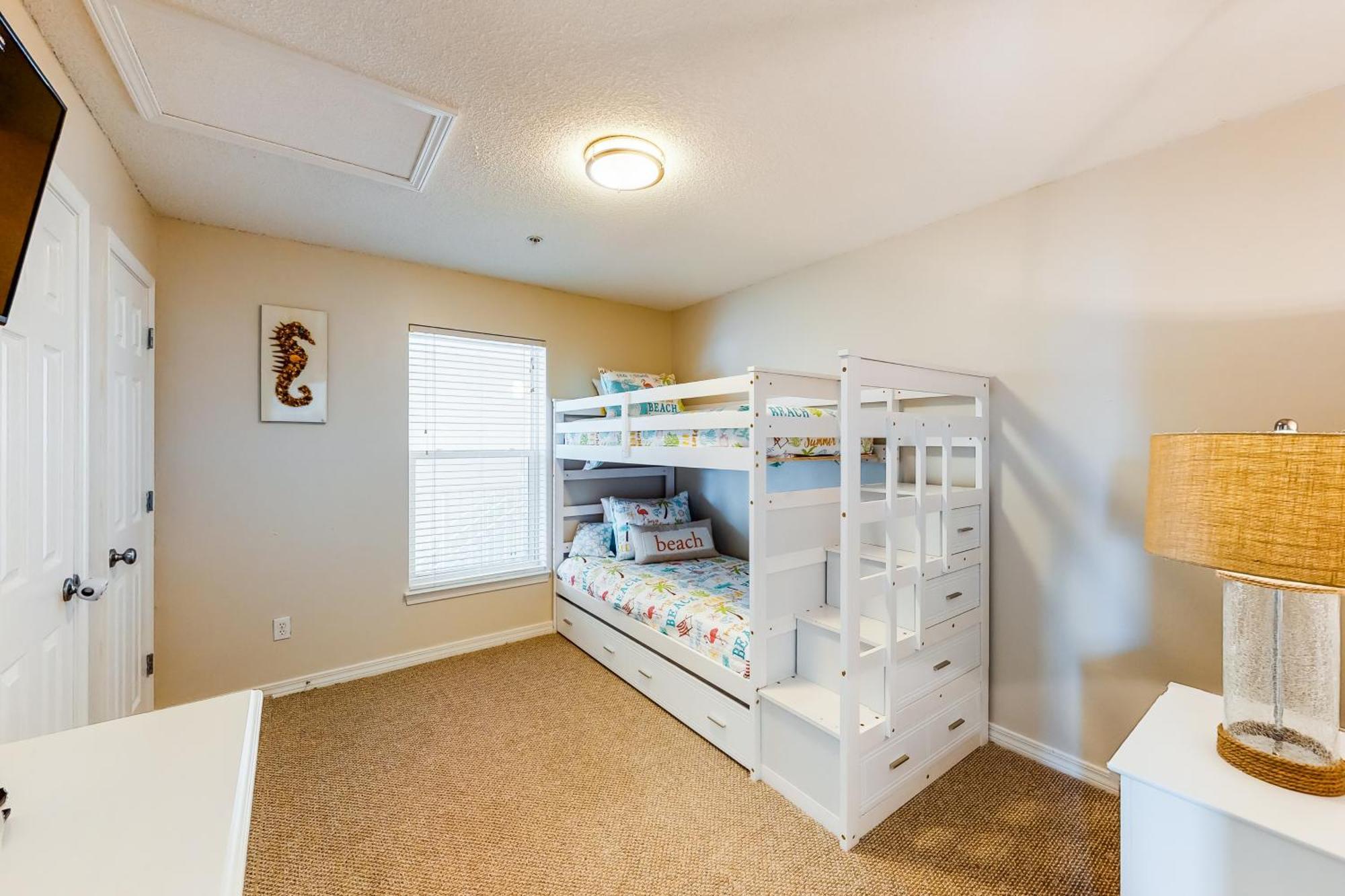 Gulf Island Apartment Navarre