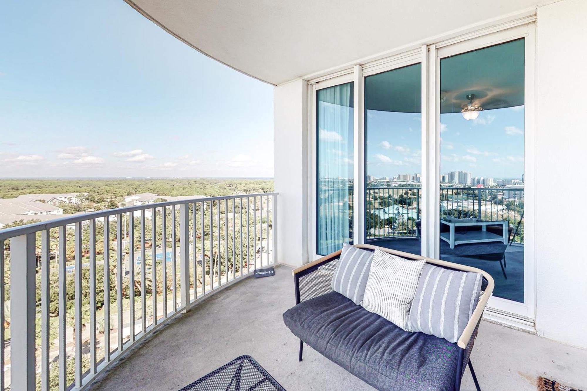 Apartment Palms Of