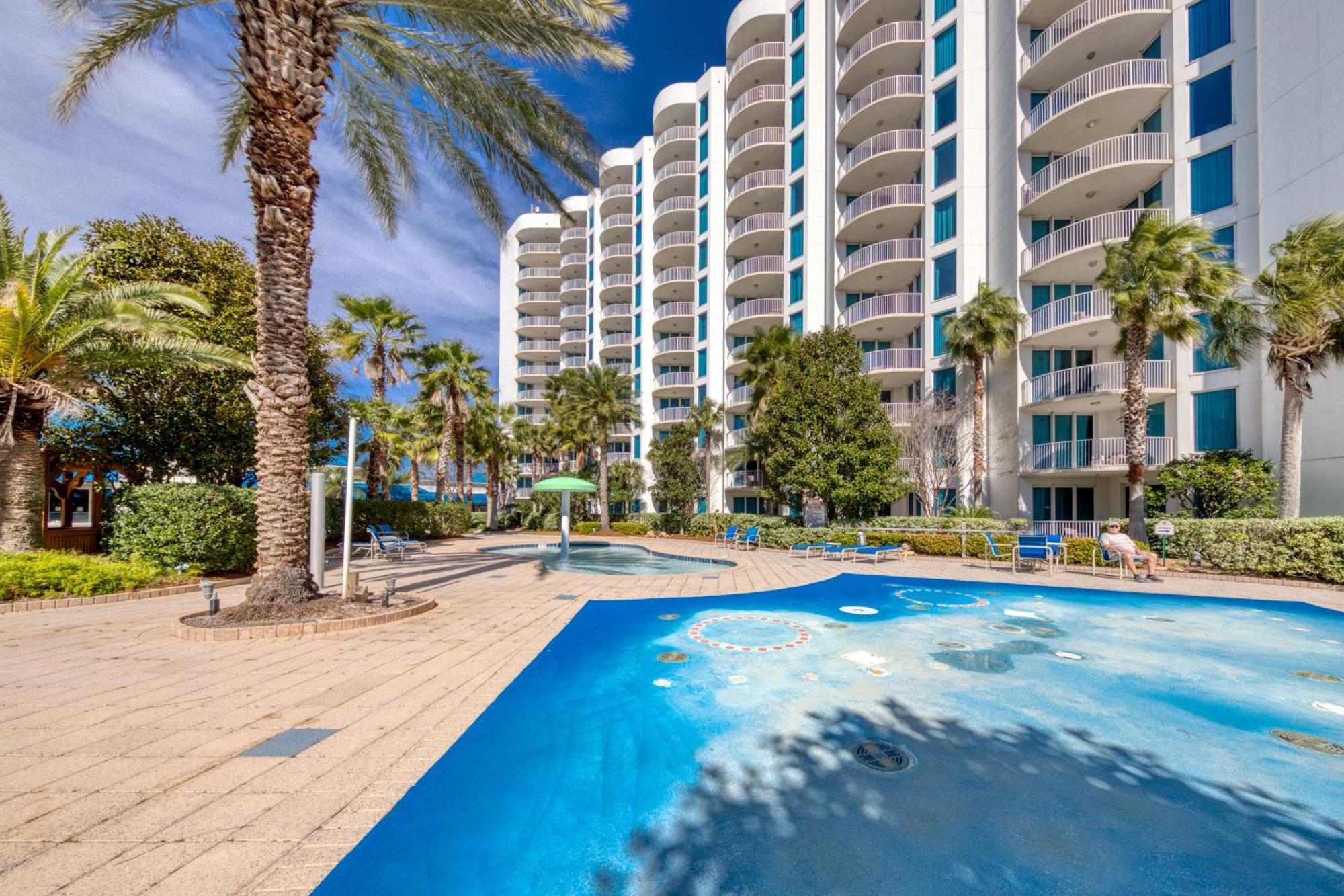 Apartment Palms Of