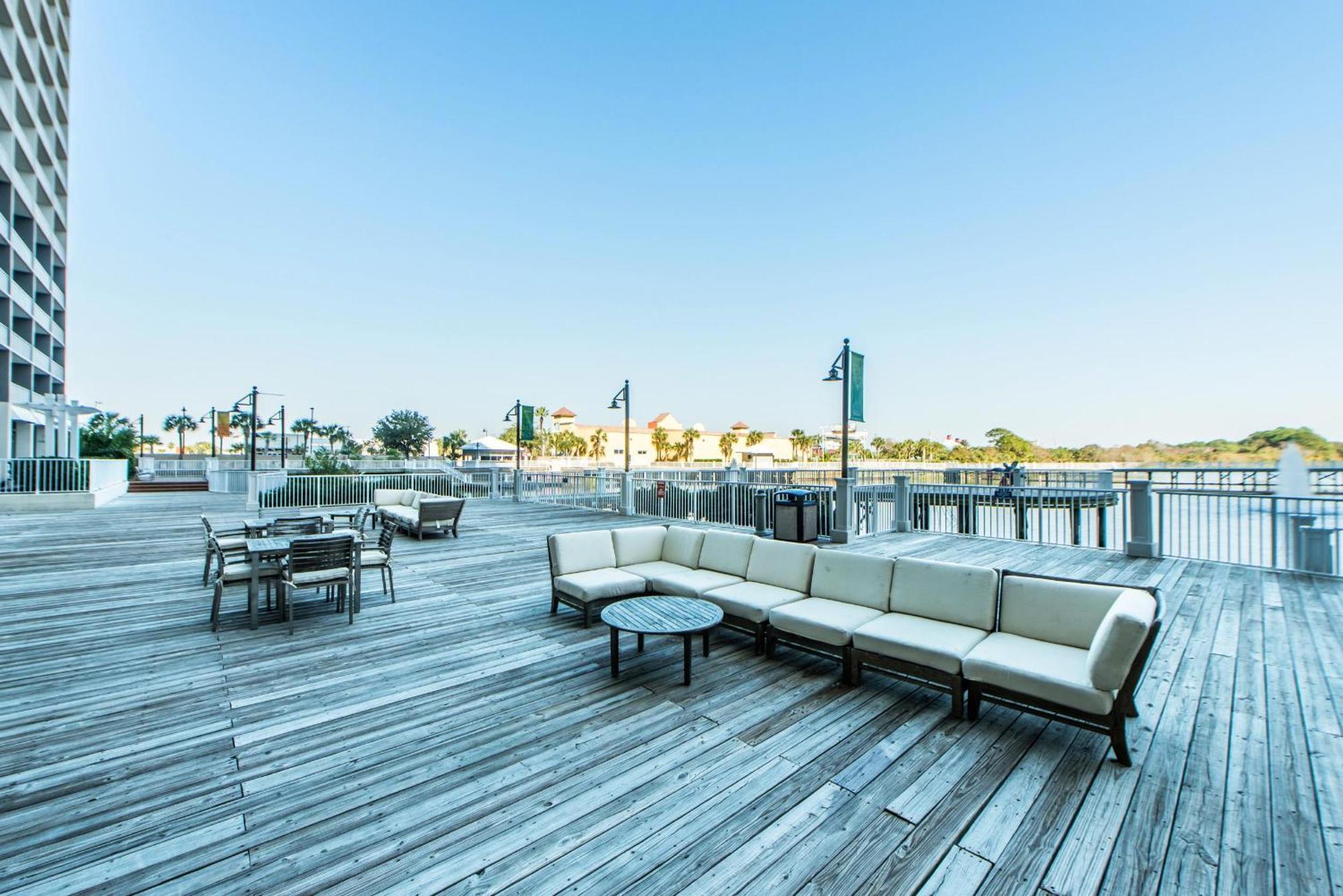 Apartment Laketown Wharf 1403 *
