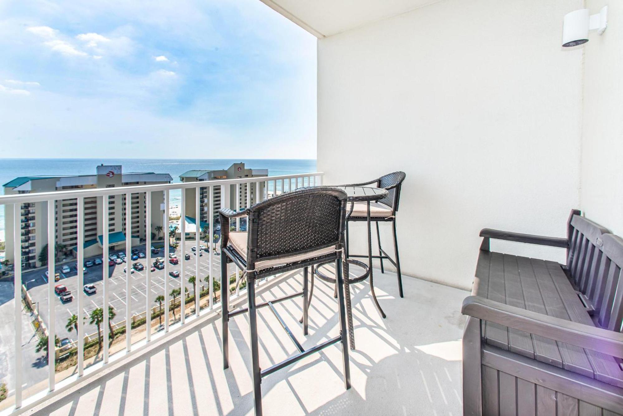 Laketown Wharf 1403 Apartment *
