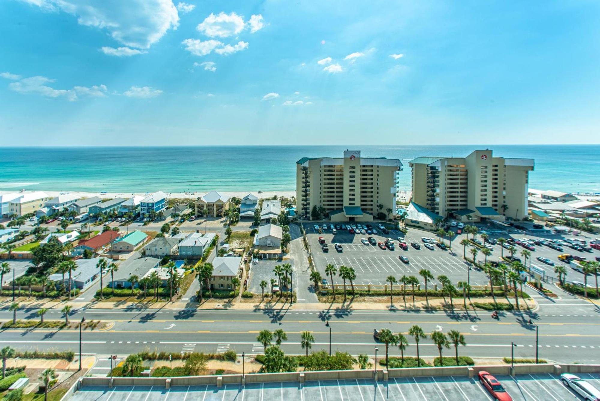 Laketown Wharf 1403 Apartment