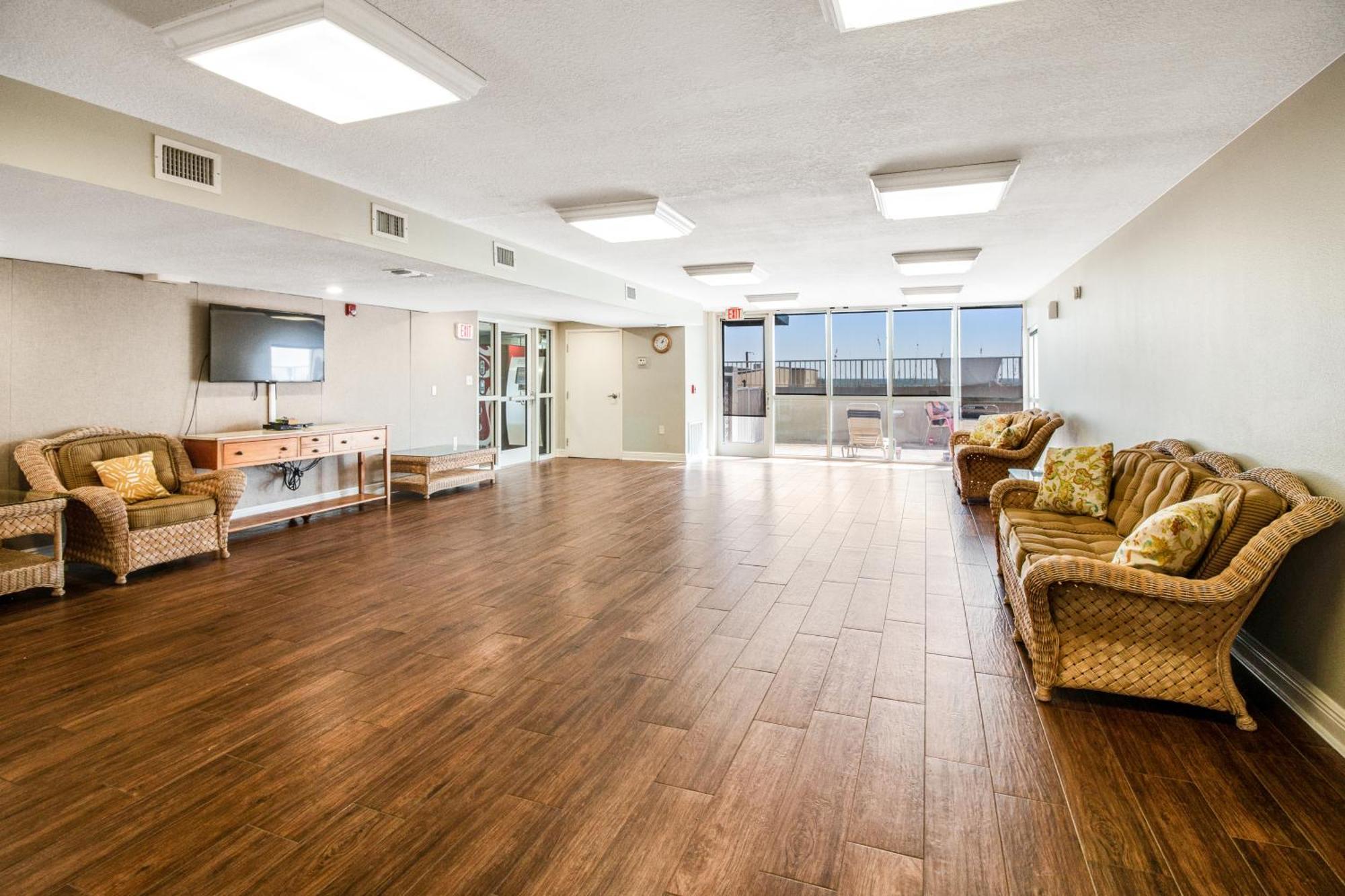 Island Echos 4th-5th Floor