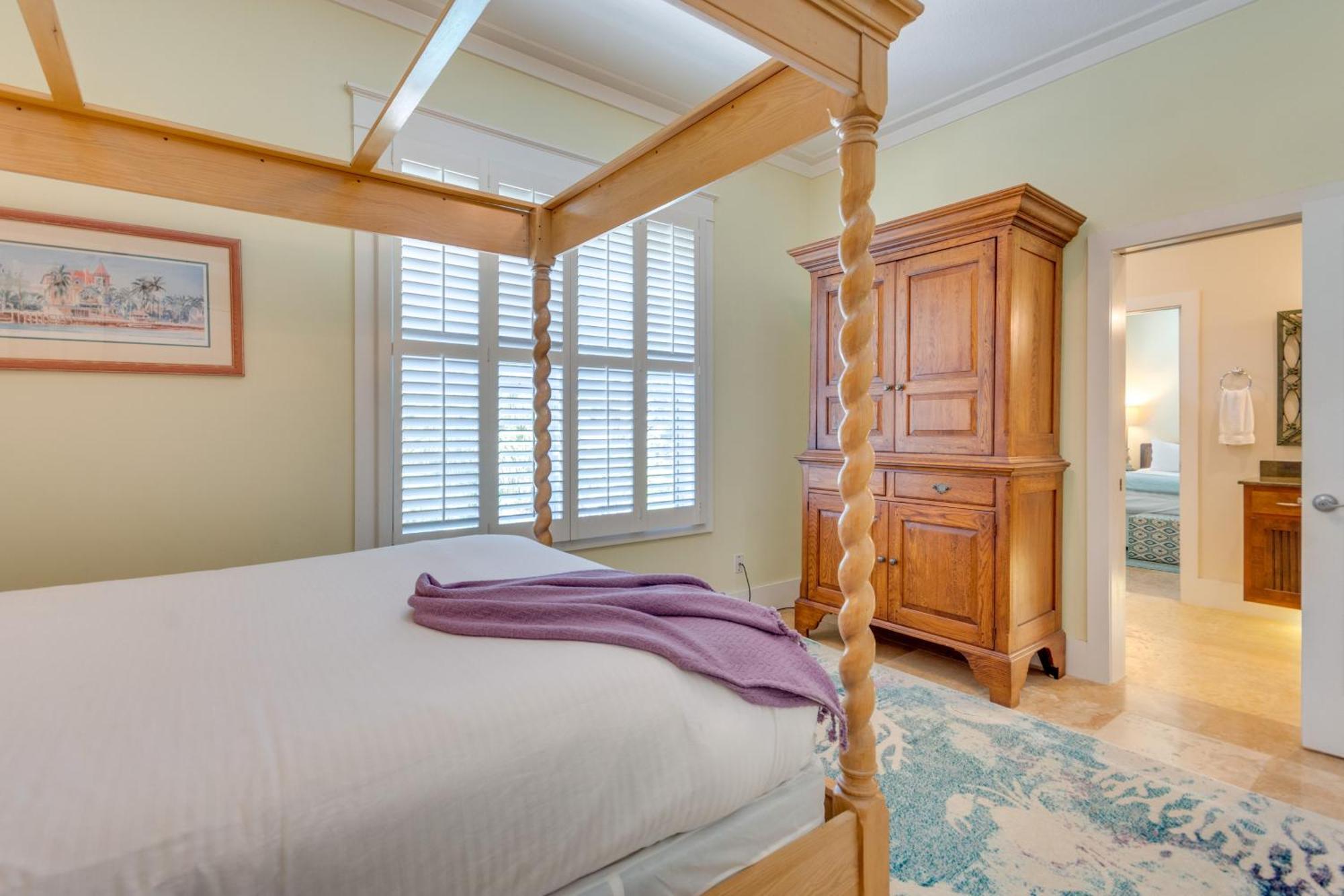Santa Rosa With Pool, Hot Tub And Golf Cart Holiday home
