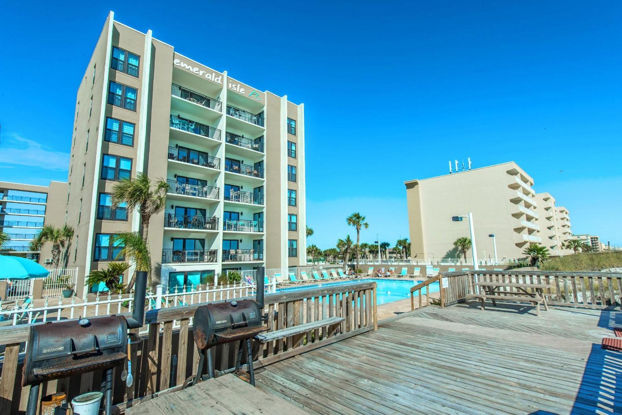 Apartment Emerald Isle 208