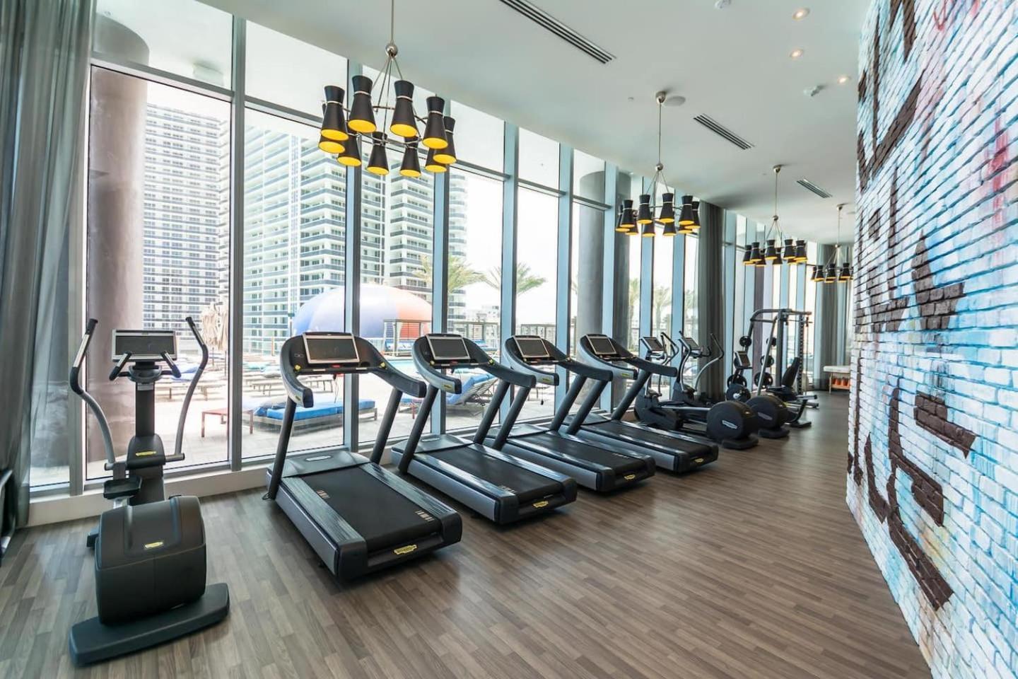 Amazing At Lyfe & Residences Apartment