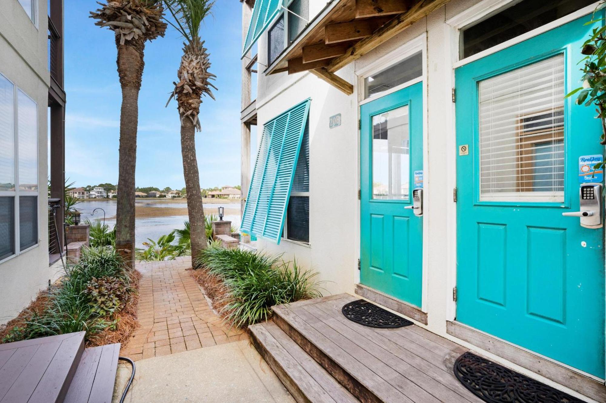 Holiday home Destiny #20b