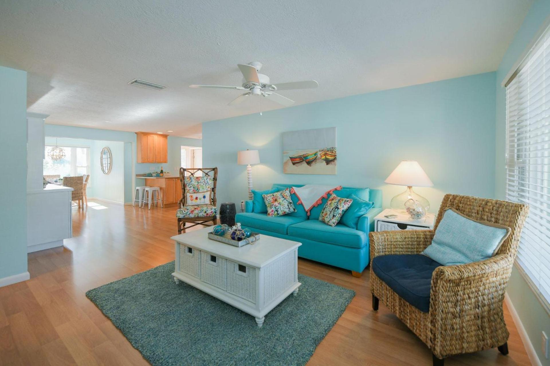 Dockside Paradise * Anna Maria