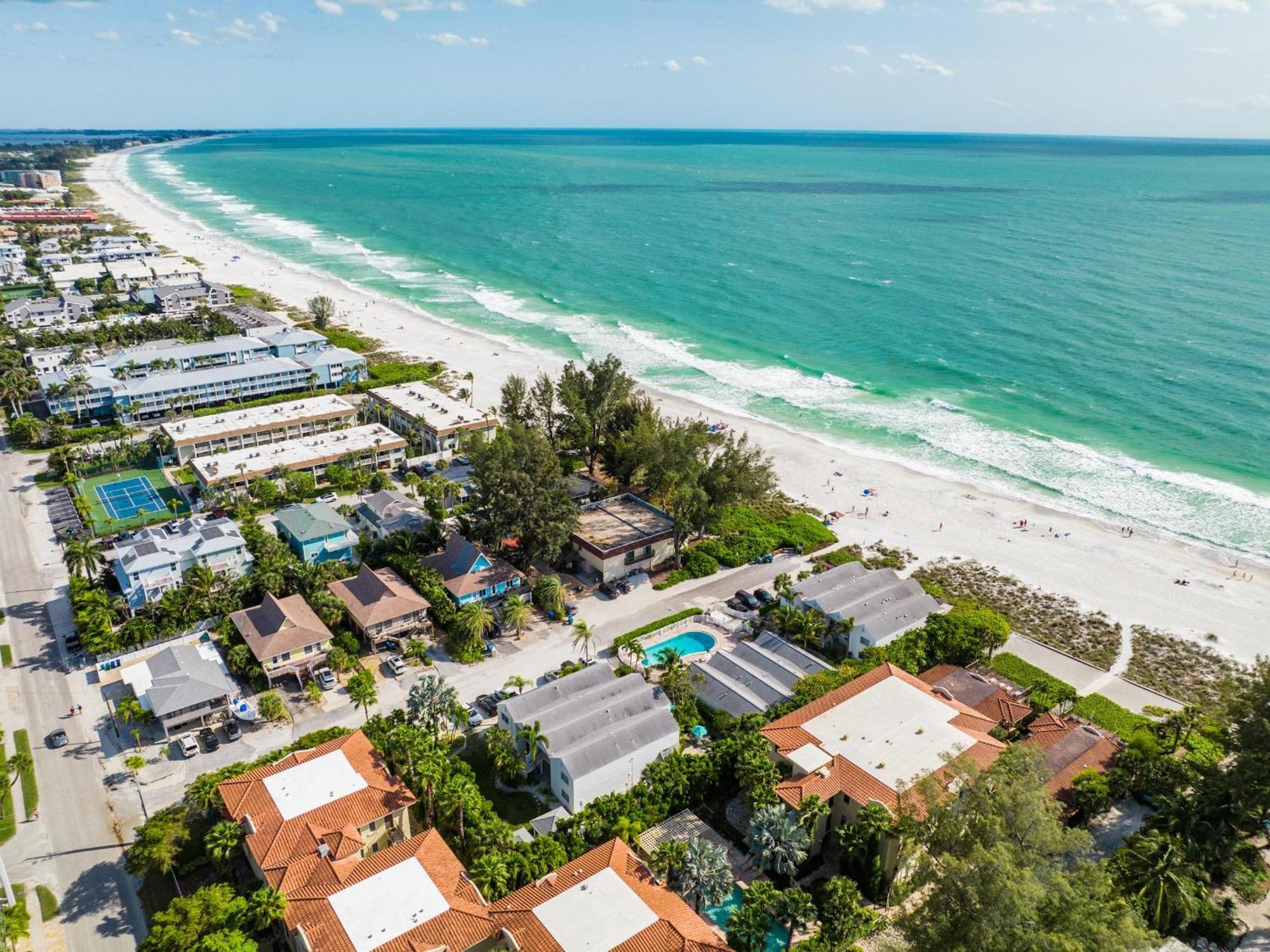 Coconuts Gulf View #117 Holmes Beach