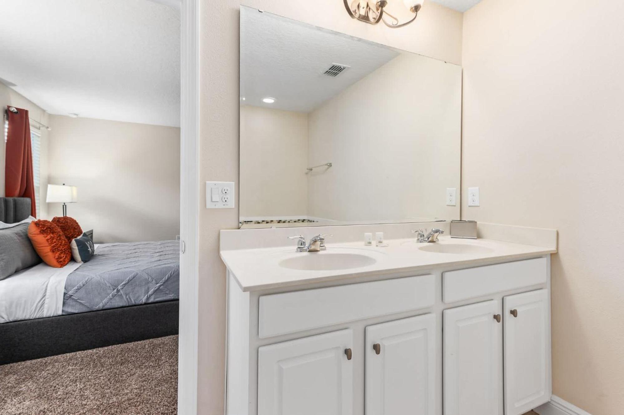 Solterra 15 Mi To Pool & Game Holiday home