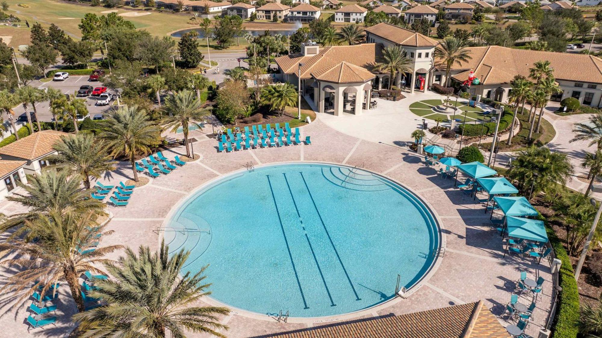 Luxurious 4bd Private Pool & At Champions Gate 9021 Villa