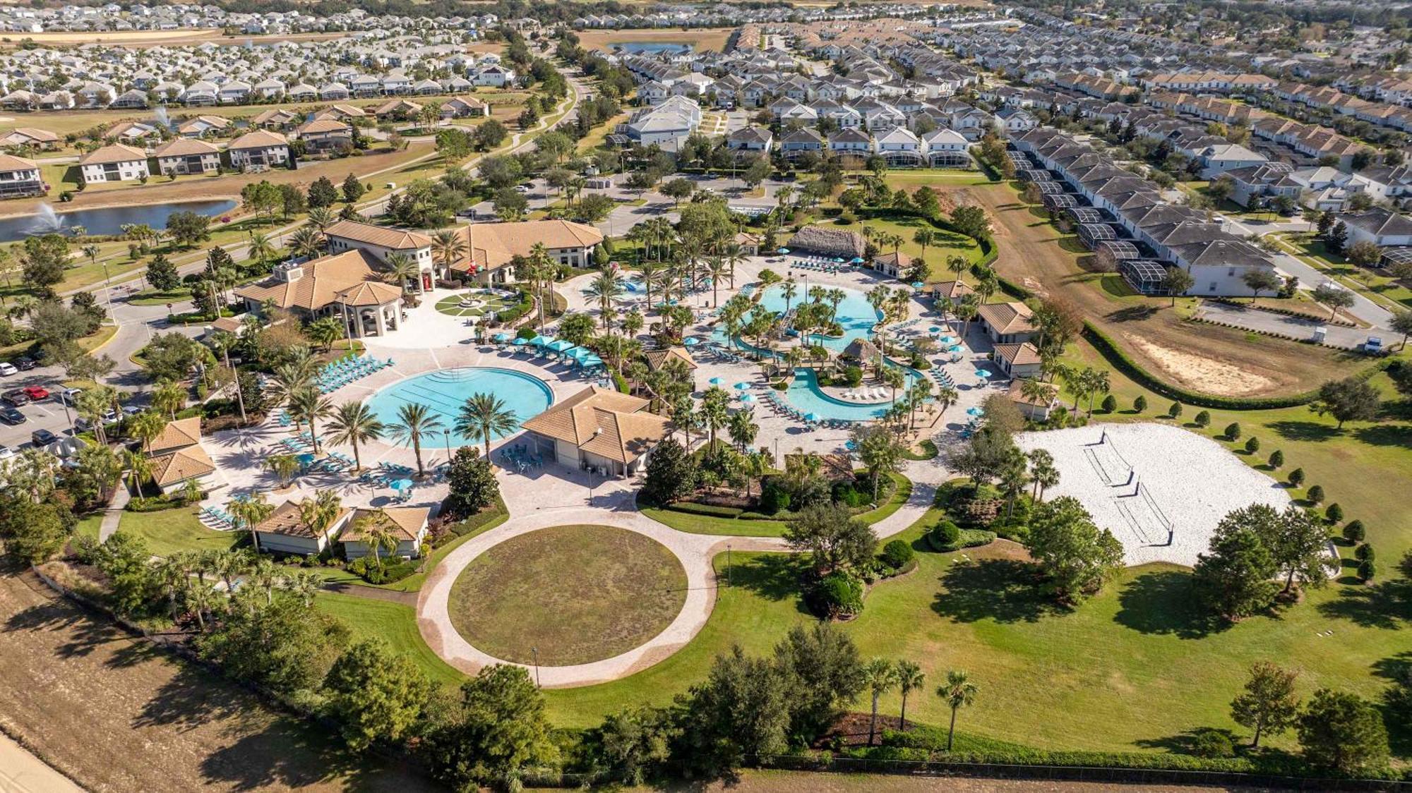 Villa Luxurious 4bd Private Pool & At Champions Gate 9021 *