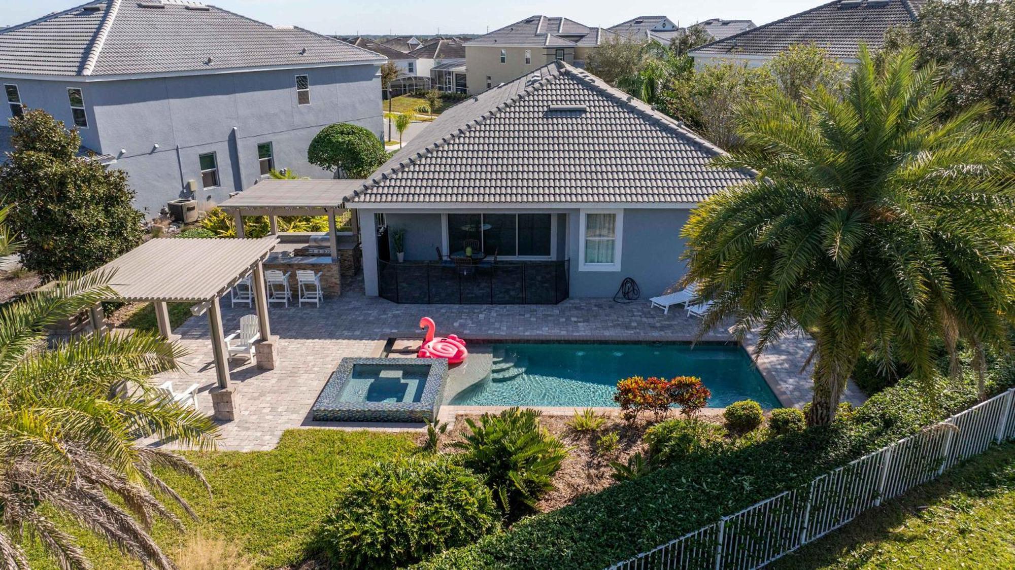 Luxurious 4bd Private Pool & At Champions Gate 9021 Villa Davenport