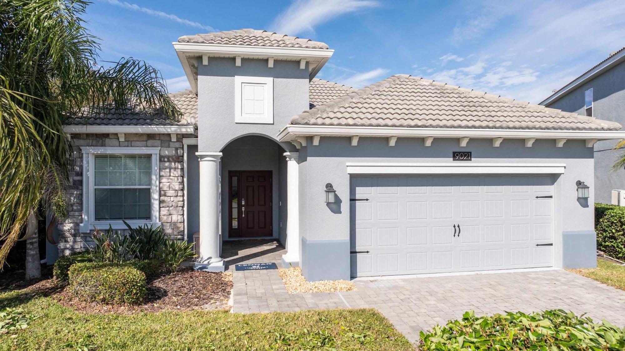 Luxurious 4bd Private Pool & At Champions Gate 9021 Villa *