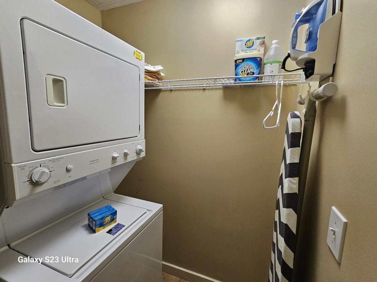 4106-1 Cozy Ground Floor 1 Bedroom With Fenced Patio *