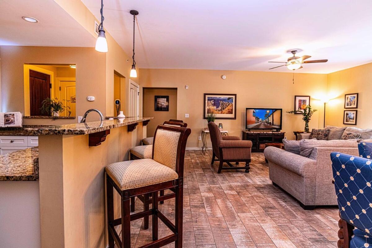 Peaceful 2 Bedroom 2 Ba Ground Floor W Bbq And Fenced Courtyard Holiday home