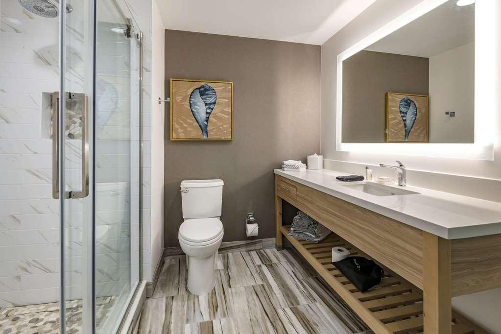 Cambria Lauderdale Hotel
