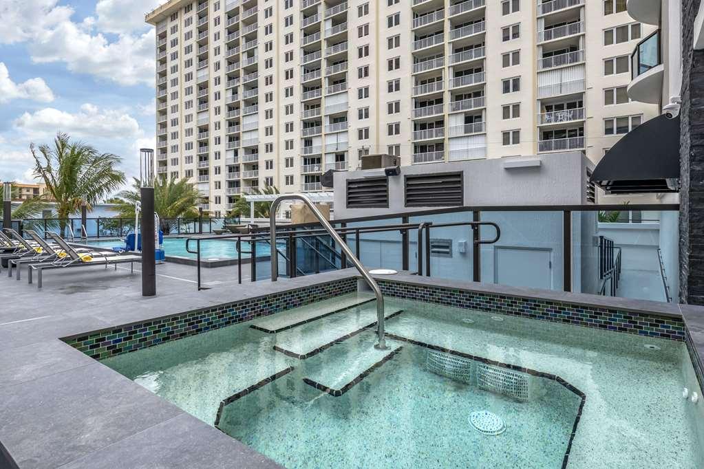 Cambria Lauderdale Hotel 3*