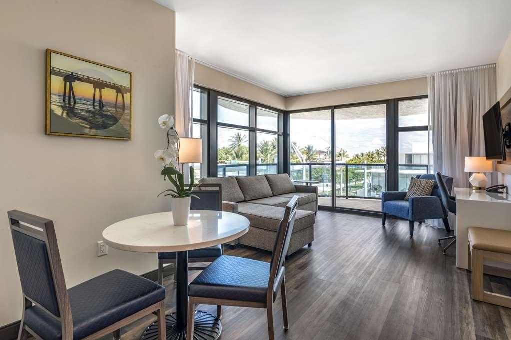 Cambria Lauderdale Hotel