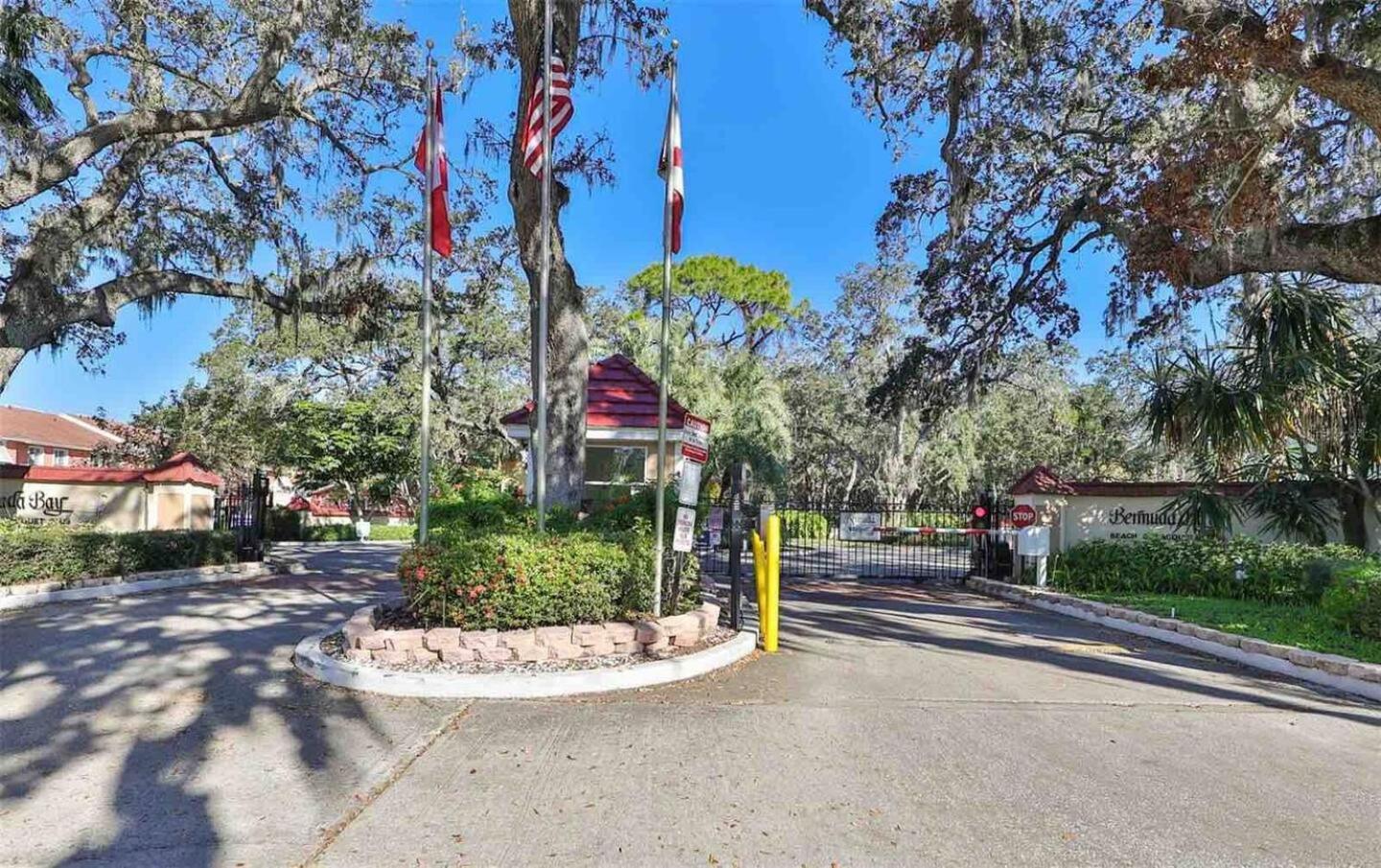 Relaxing Secluded Beachfront Paradise In Gulfport St. Petersburg