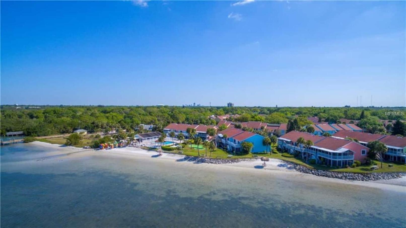 Relaxing Secluded Beachfront Paradise In Gulfport *