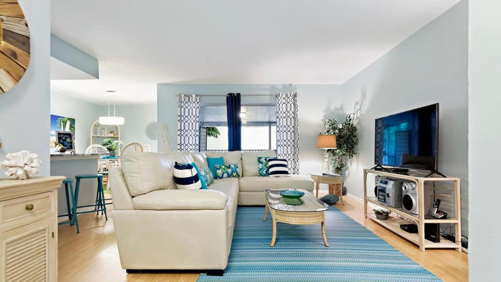 Relaxing Secluded Beachfront Paradise In Gulfport *