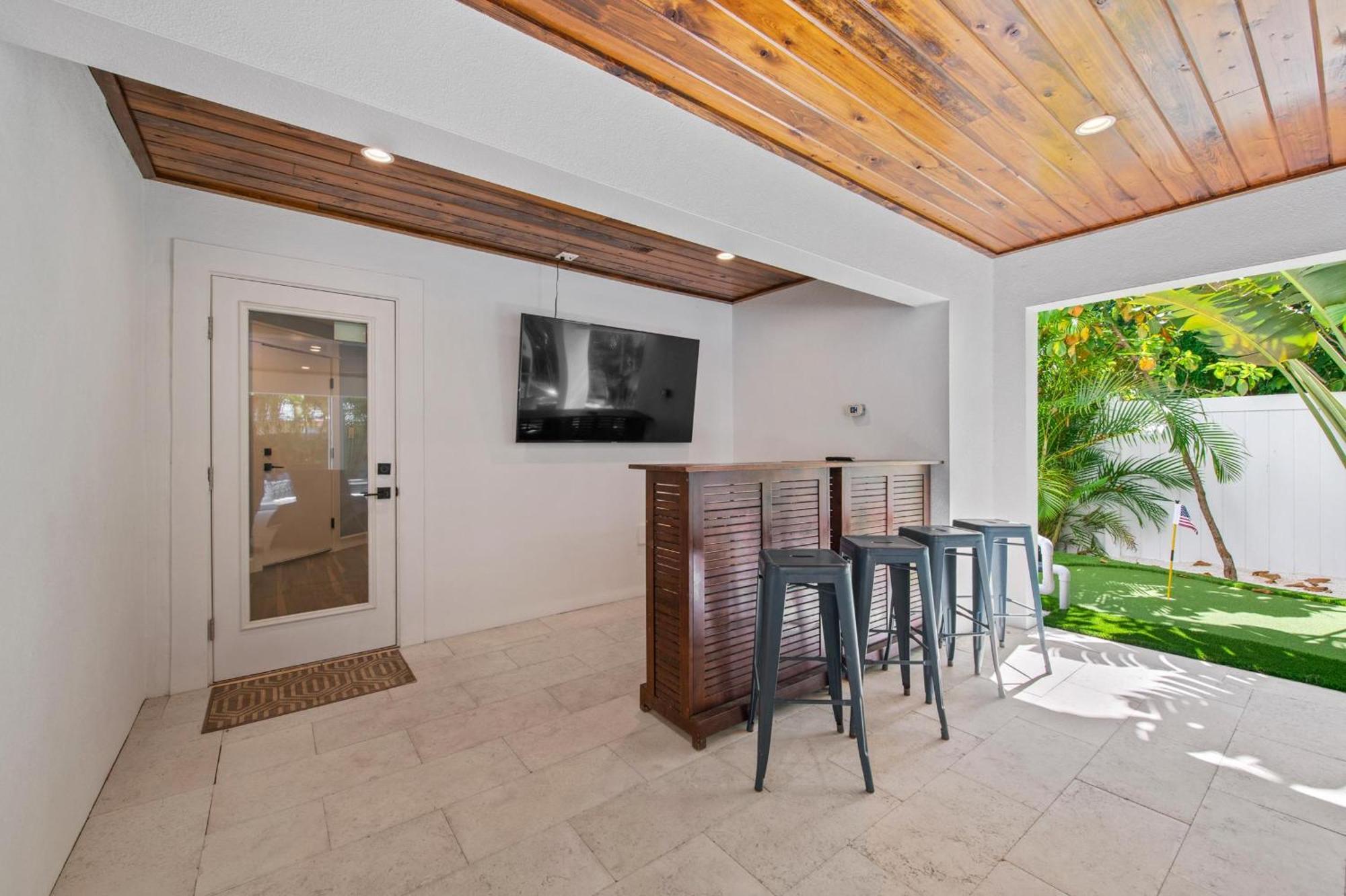 Crystal Waves Oasis Holiday home *
