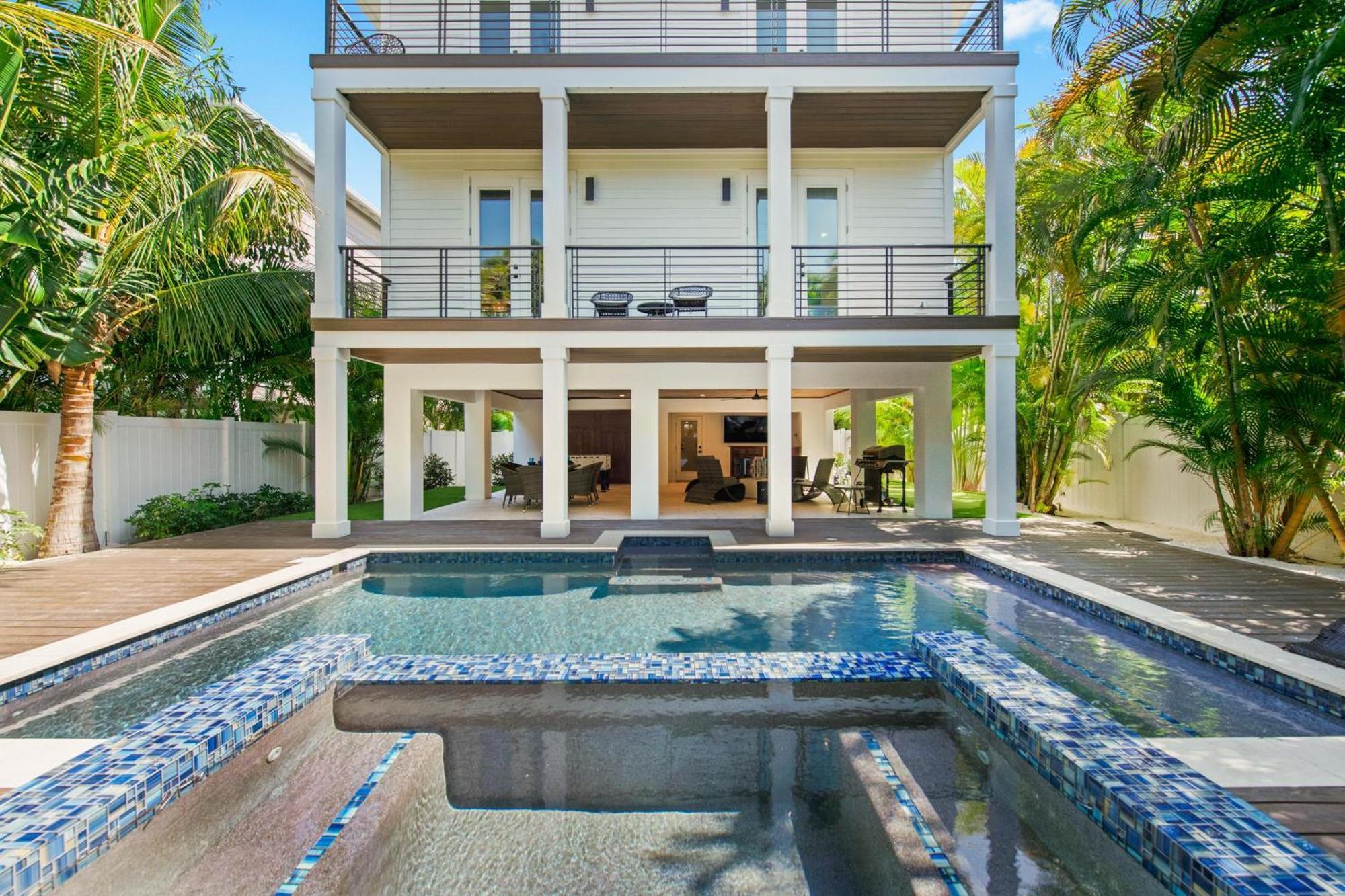 Crystal Waves Oasis Holiday home *