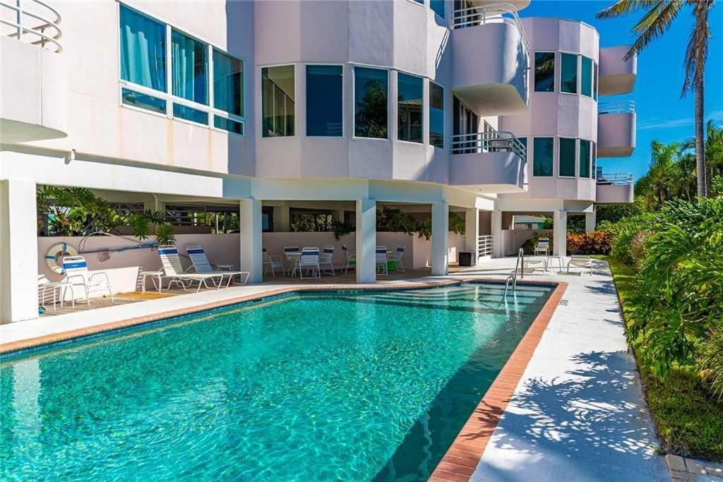 Island Paradise #5 * Holmes Beach