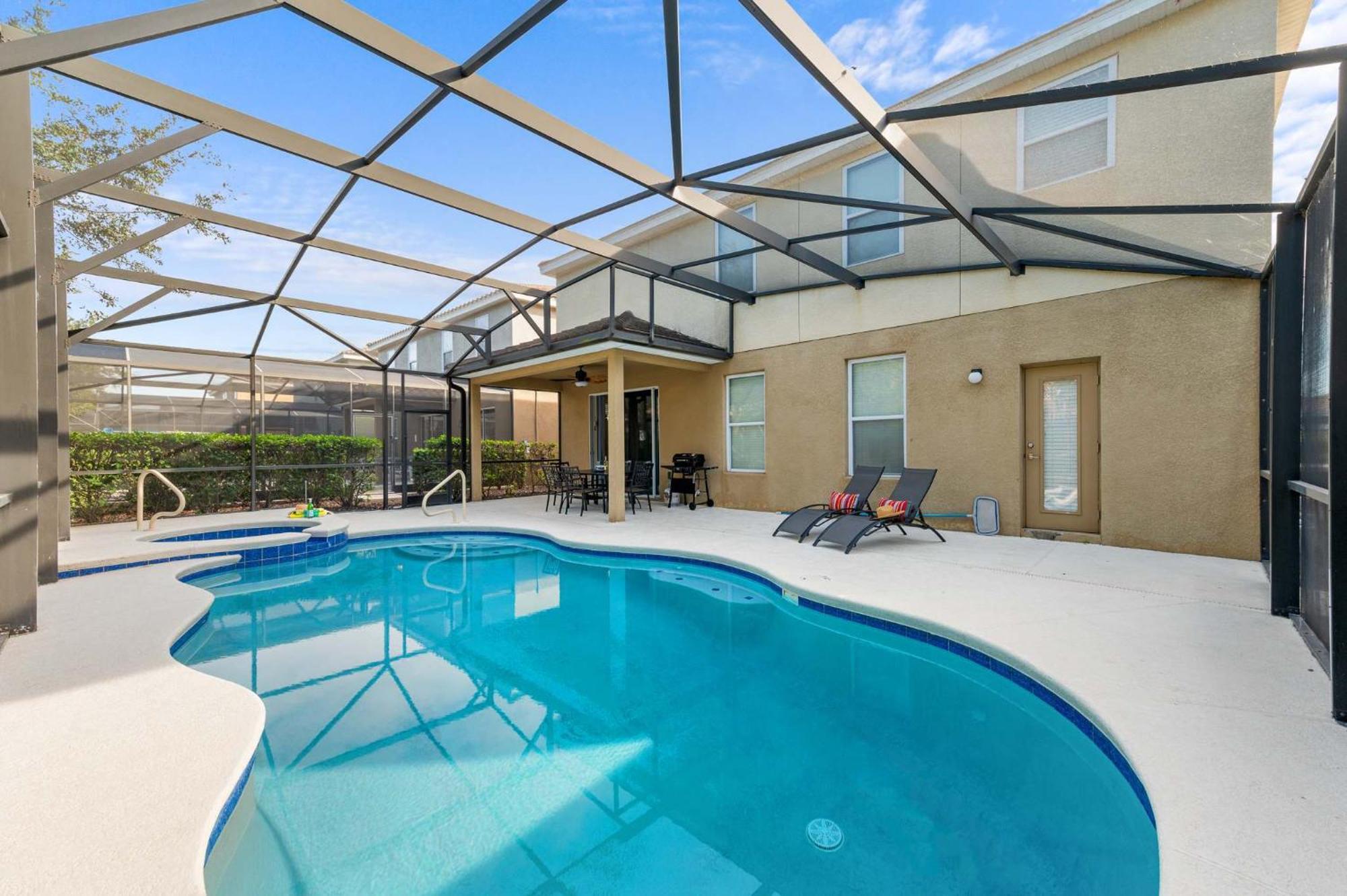 Solterra 15 Mi To Pool & Game * Davenport
