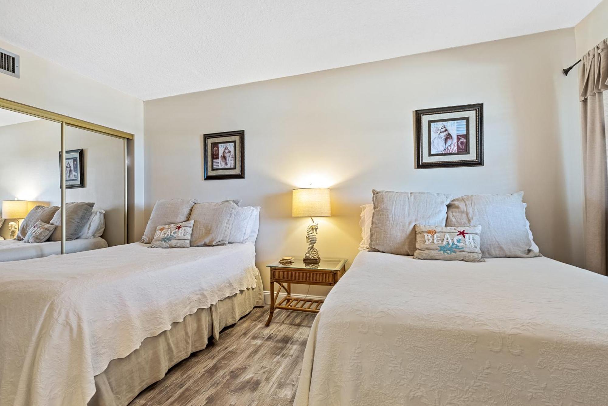 Apartment Luxury Oceanfront - Stunning Views & Private Balcony - Ebb Tide 305 *