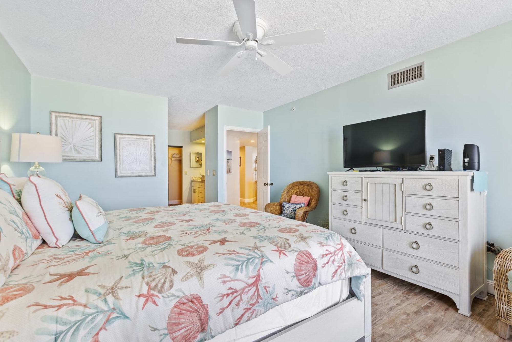 Luxury Oceanfront - Stunning Views & Private Balcony - Ebb Tide 305