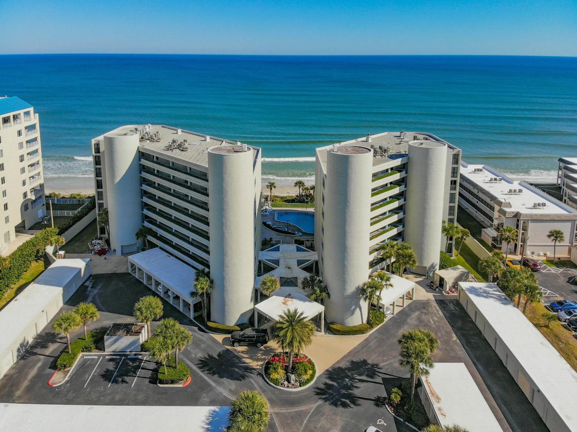 Apartment Luxury Oceanfront - Stunning Views & Private Balcony - Ebb Tide 305 New Smyrna Beach