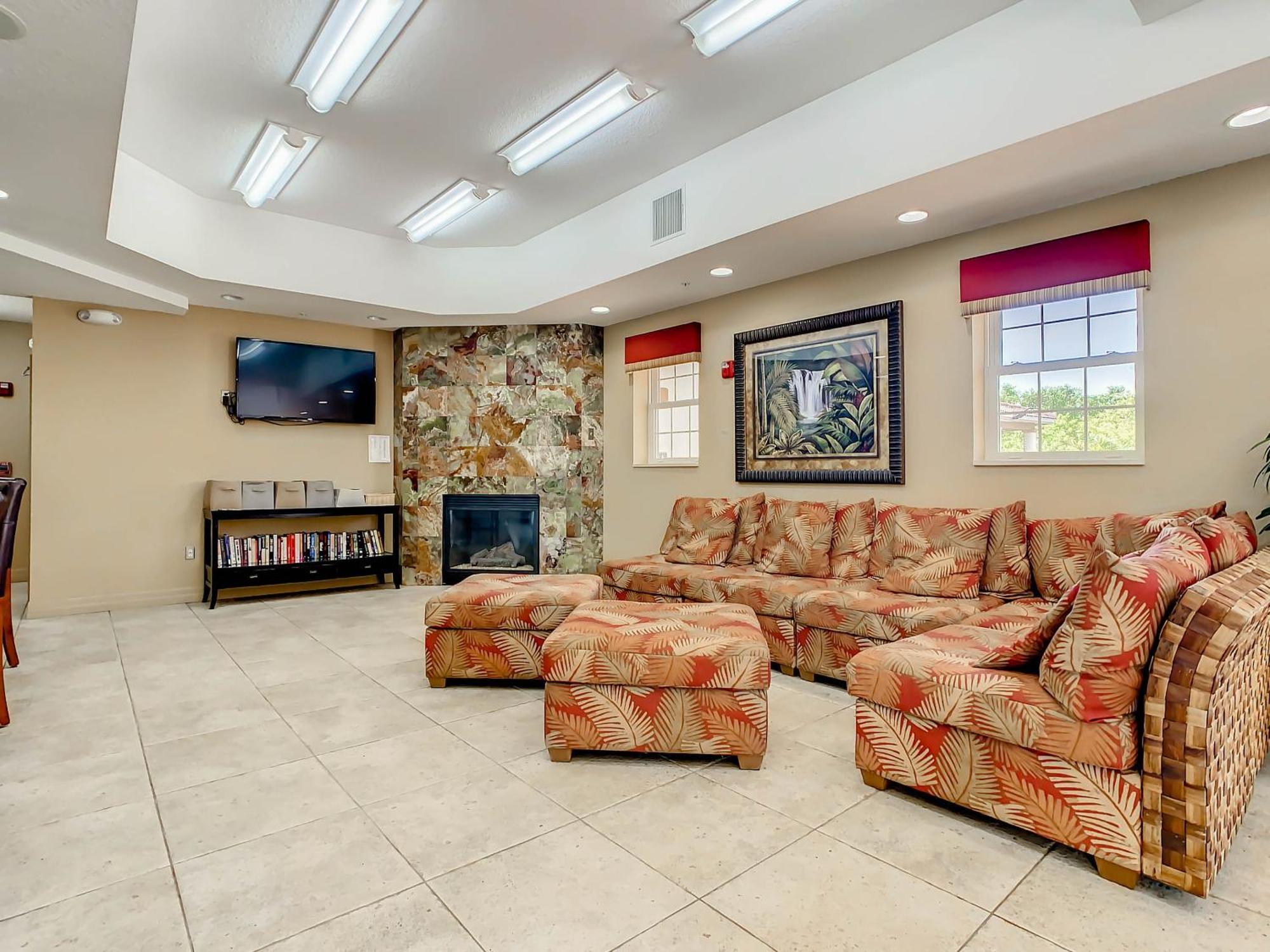 Apartment Quiet Get-away! Close To Amenites & Access Ow15-306