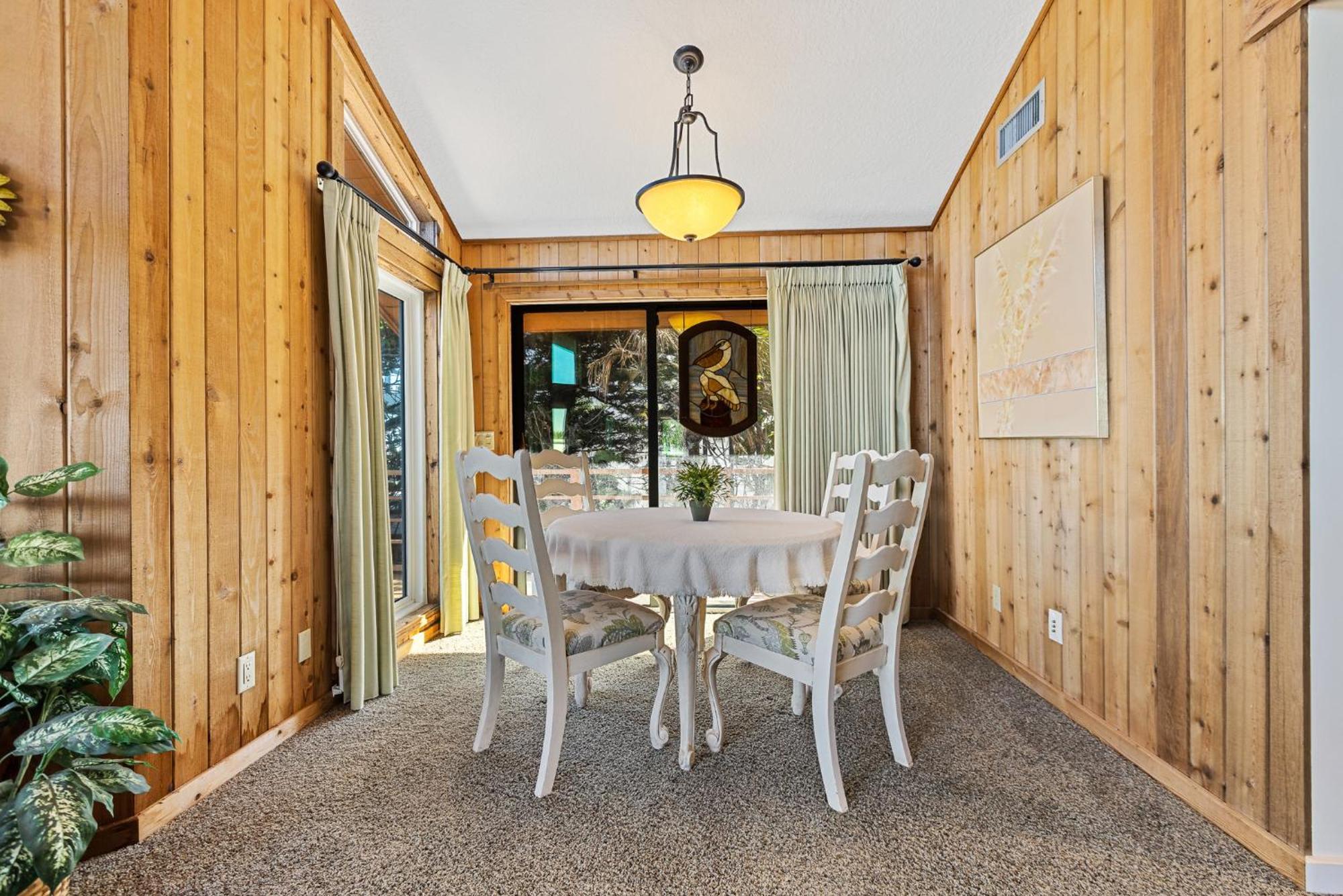 Timeless Tides - Oceanfront Retreat! Amazing Deck & Hot Tub On Car Free 5807s