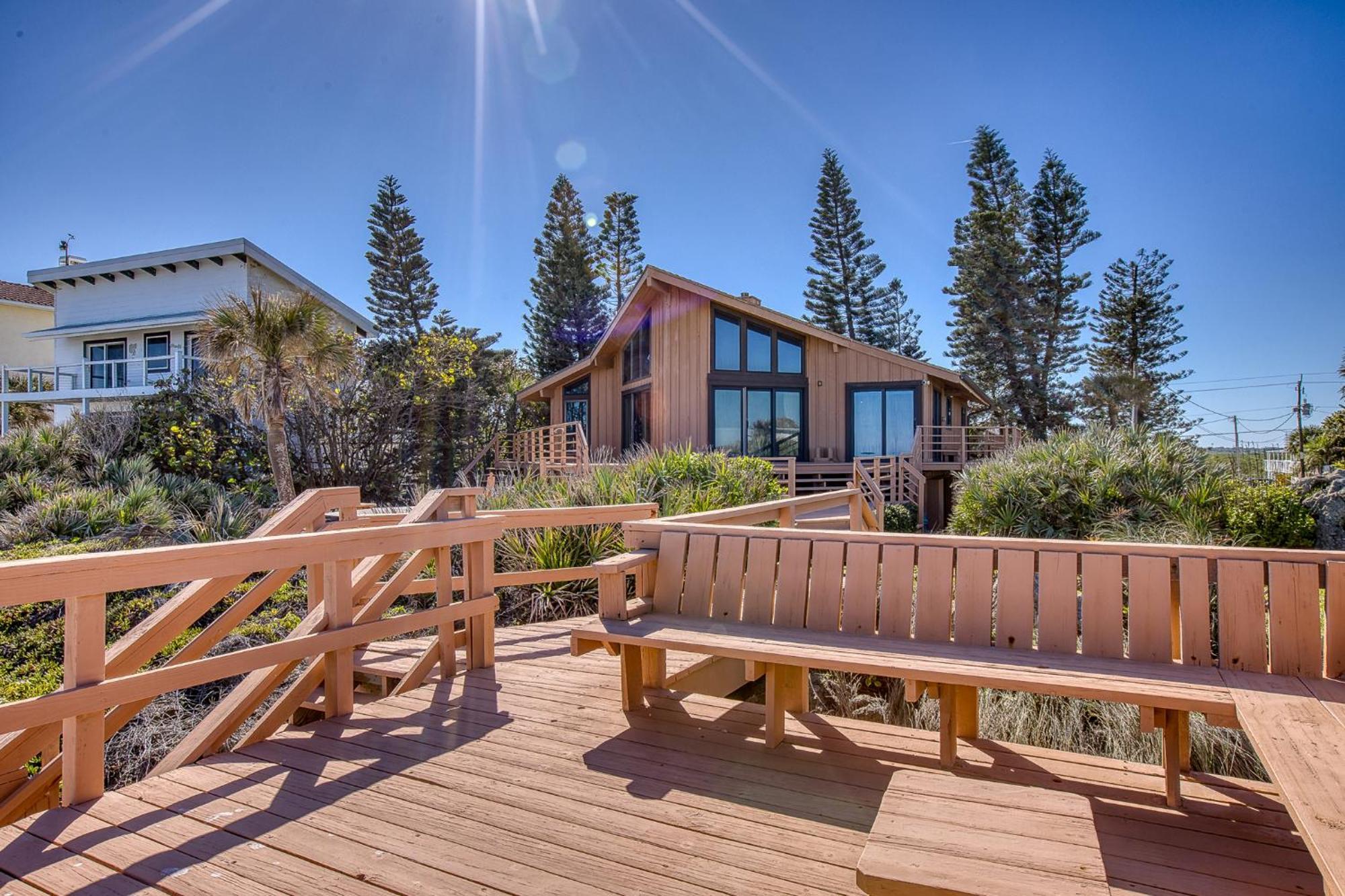 Timeless Tides - Oceanfront Retreat! Amazing Deck & Hot Tub On Car Free 5807s Holiday home New Smyrna Beach
