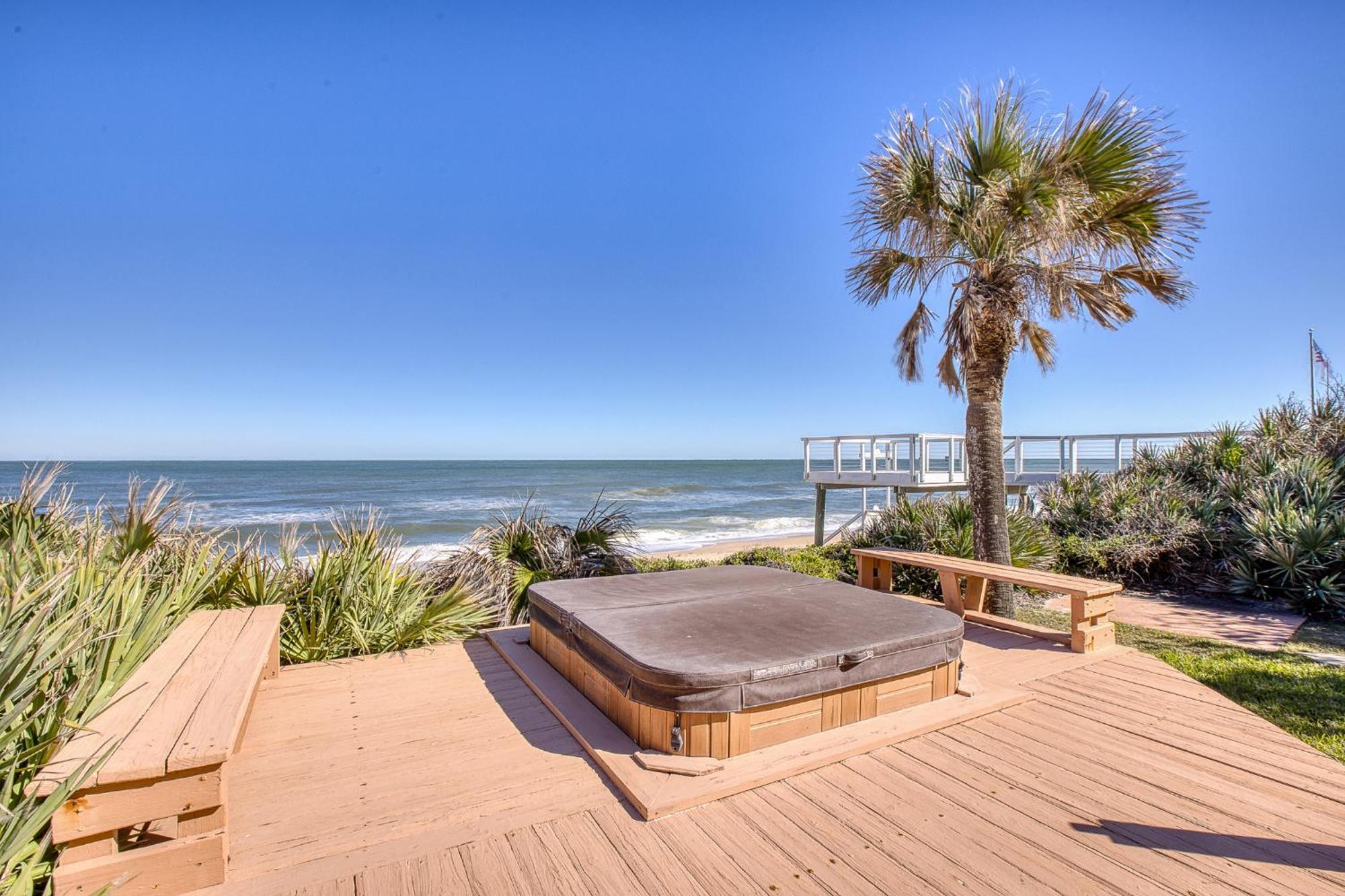 Timeless Tides - Oceanfront Retreat! Amazing Deck & Hot Tub On Car Free 5807s New Smyrna Beach