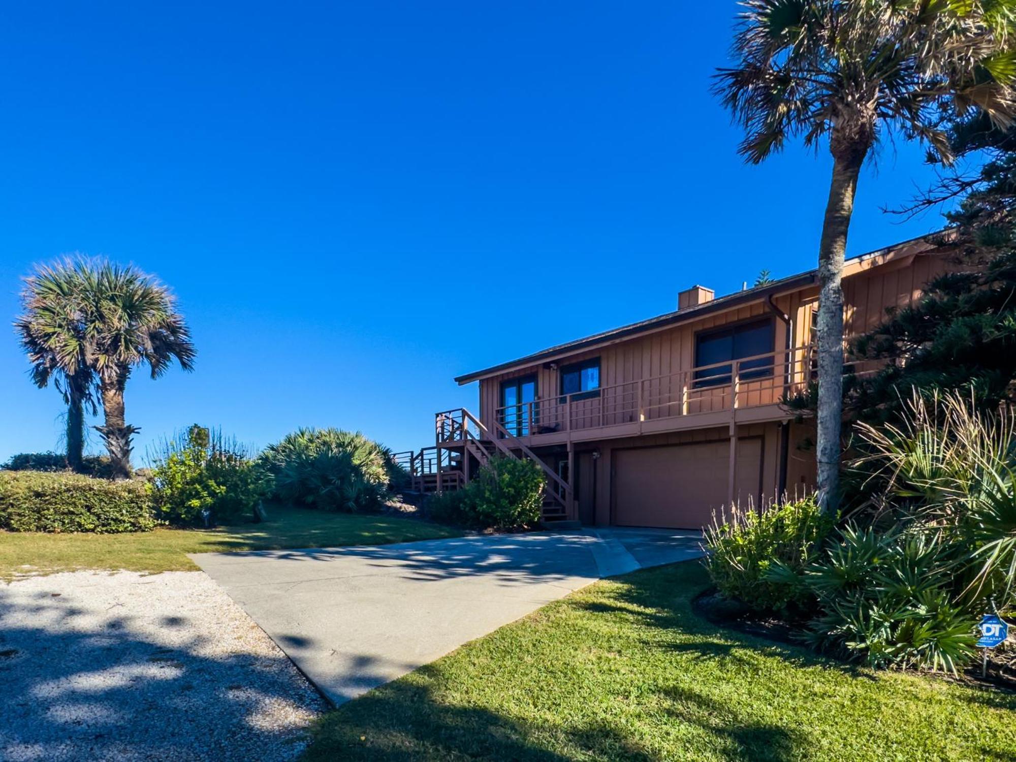 Holiday home Timeless Tides - Oceanfront Retreat! Amazing Deck & Hot Tub On Car Free 5807s New Smyrna Beach