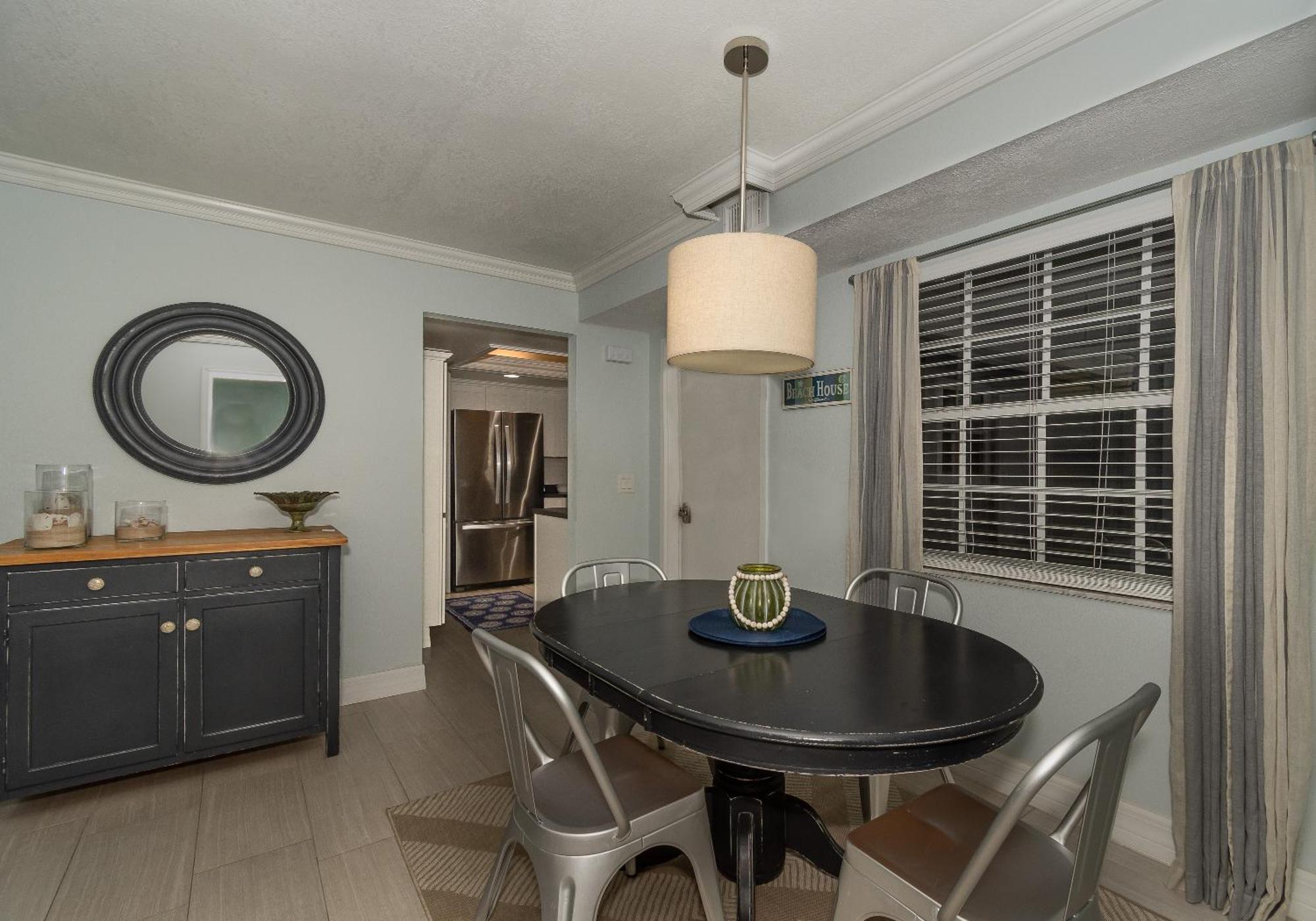 Tastefully Decorated Sea Woods Veranda Close To Pool & Fitness - Sv162 *