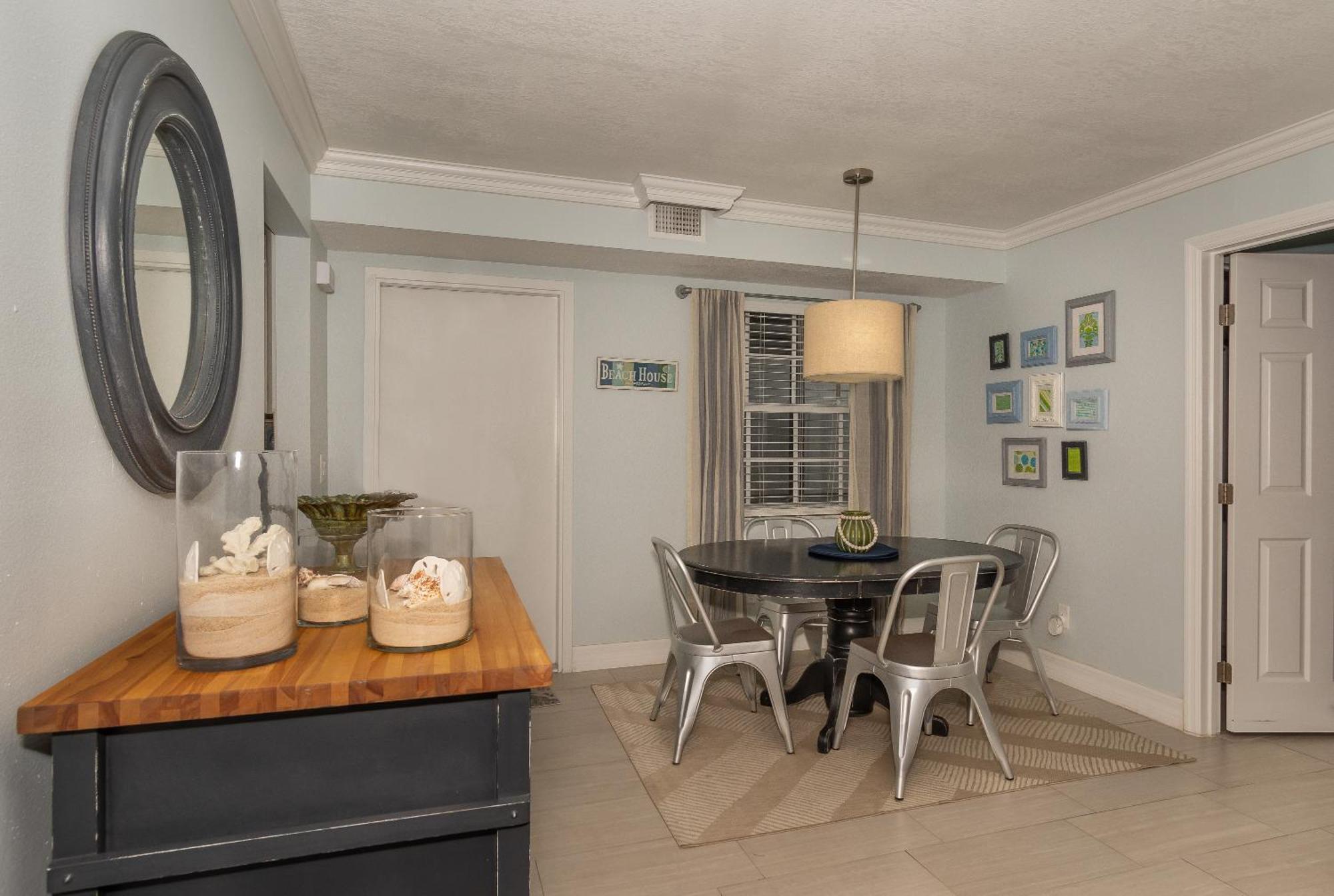 Tastefully Decorated Sea Woods Veranda Close To Pool & Fitness - Sv162 Holiday home