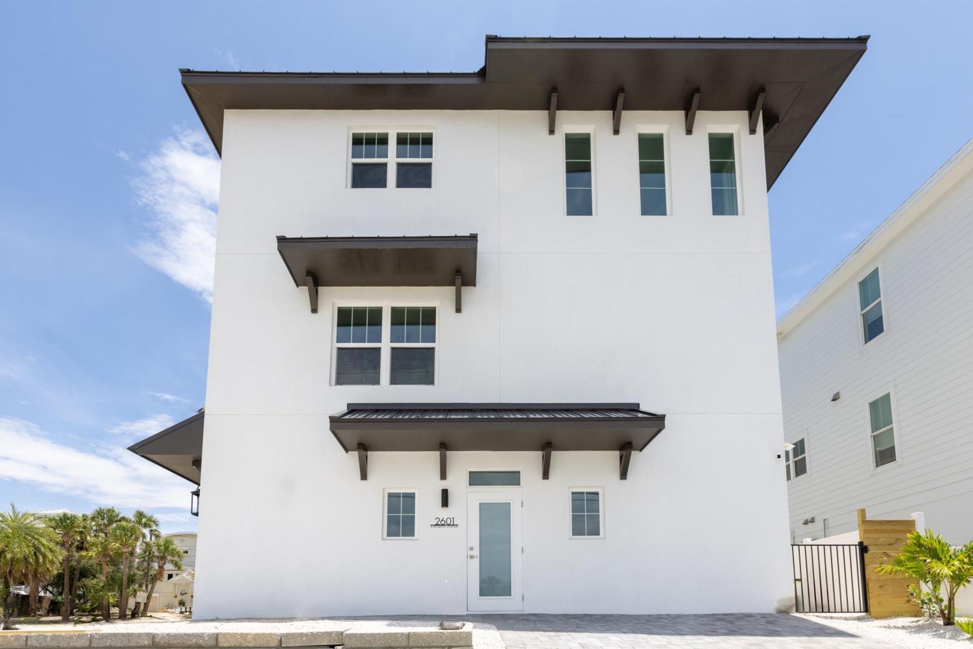 Coastal Dream! Ocean Views! Pool! Seconds From The Beach! 2601s Holiday home New Smyrna Beach