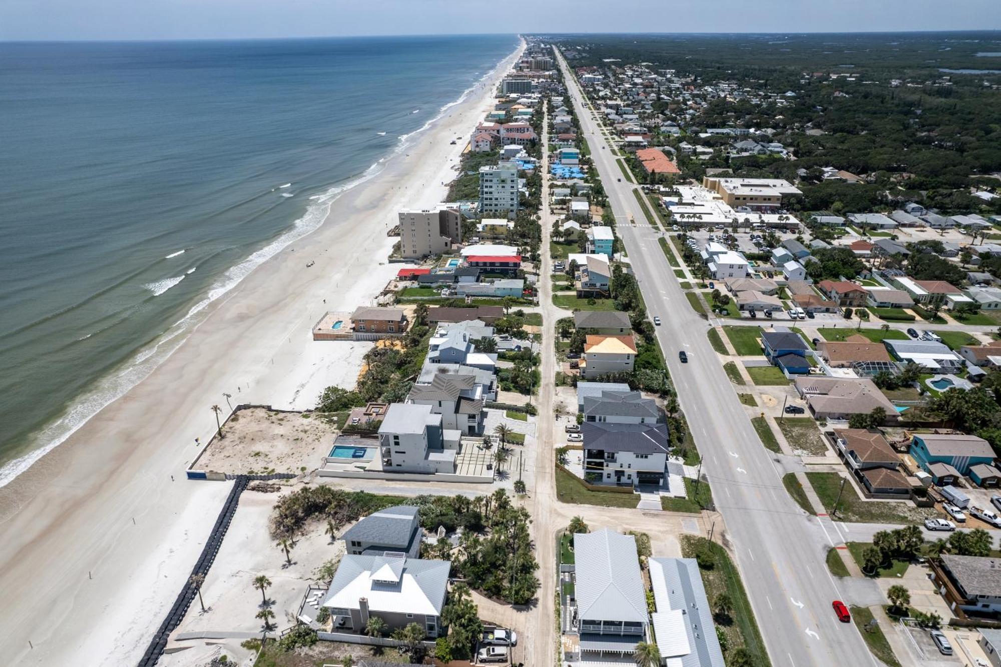 Holiday home Coastal Dream! Ocean Views! Pool! Seconds From The Beach! 2601s New Smyrna Beach