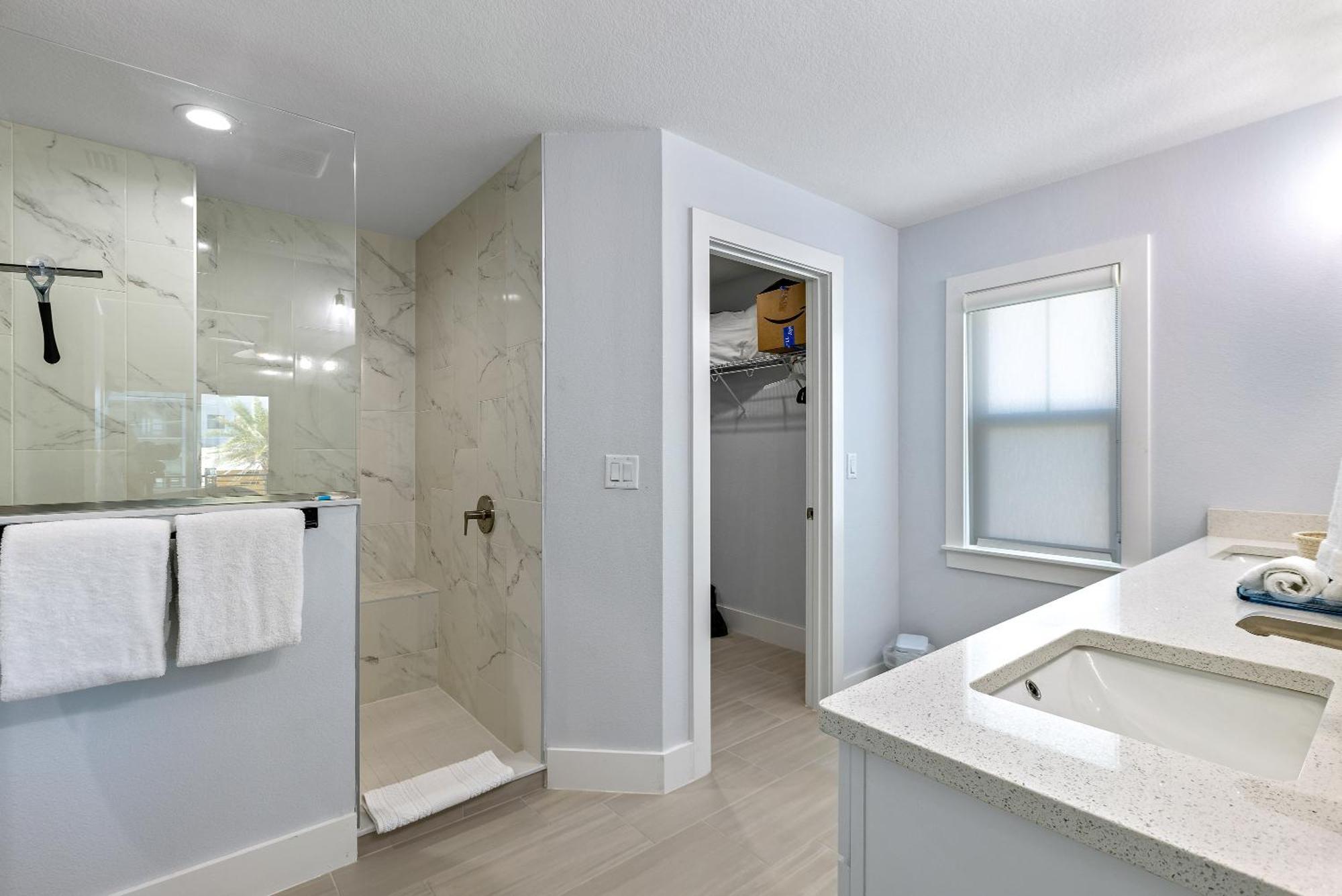 Coastal Dream! Ocean Views! Pool! Seconds From The Beach! 2601s Holiday home *